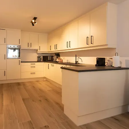 Luxueus, Ruim Op 350m Het Appartamento