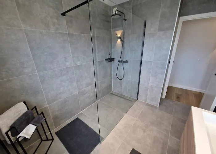 Luxueus, Ruim Op 350m Het 奥斯滕德