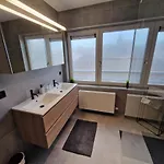 Luxueus, Ruim Op 350m Het Apartmán