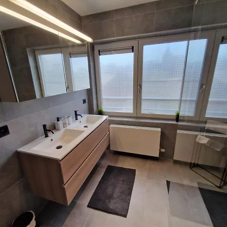 Luxueus, Ruim Op 350m Het Διαμέρισμα