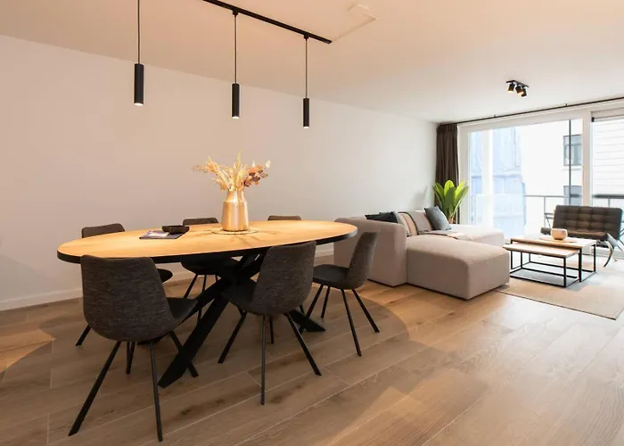 Apartamento Luxueus, Ruim Op 350m Het